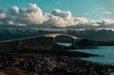 alexander-sinn-ufsE5-jcKcw-unsplash