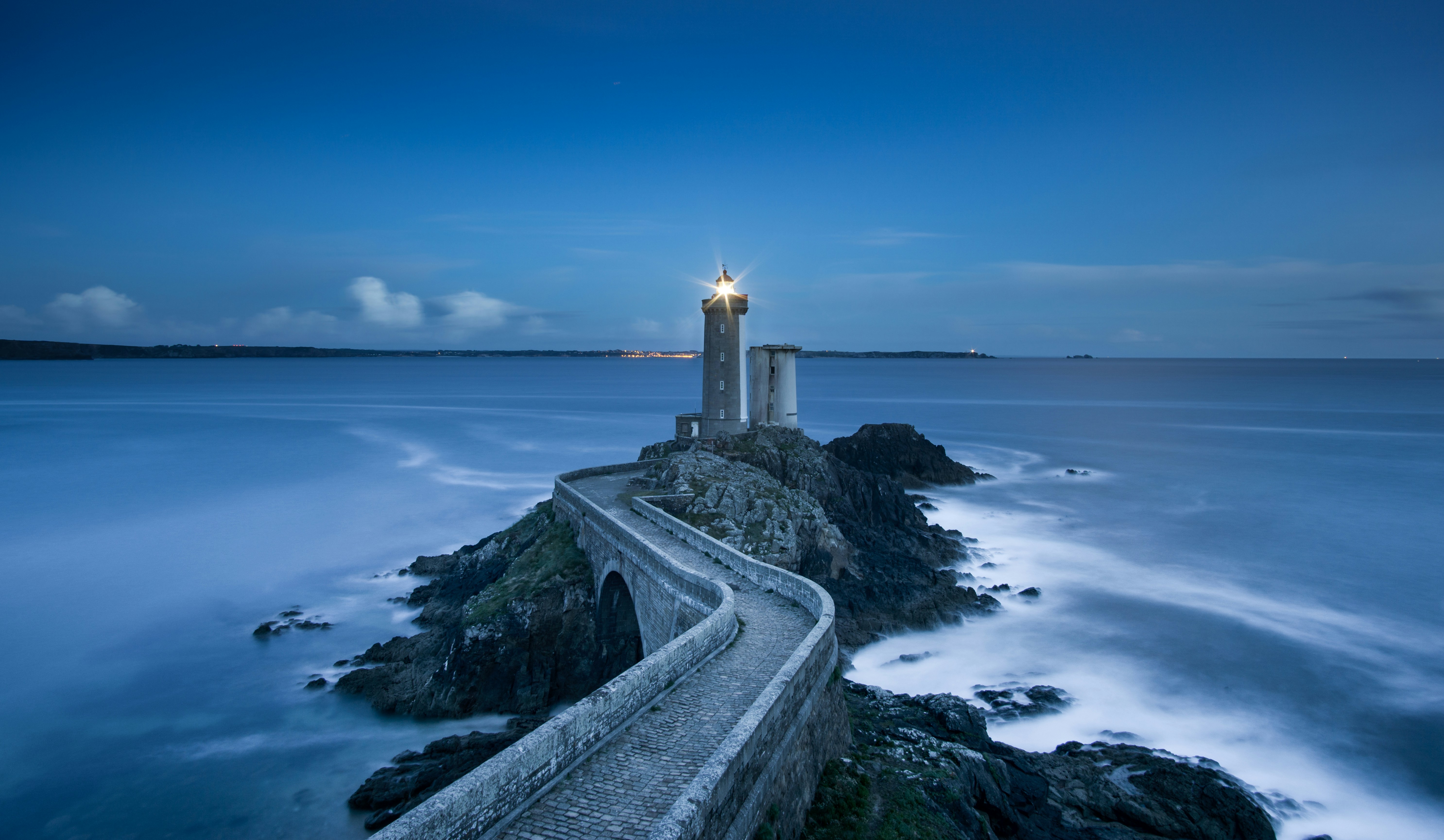 william-bout-7cdFZmLlWOM-unsplash